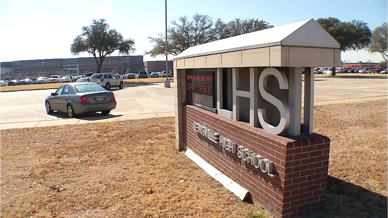 Lewisville High School hopes to break Guinness World Record for largest mum