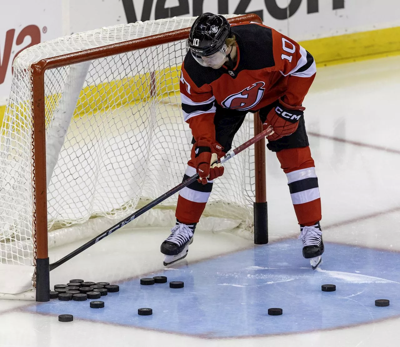 New Jersey Devils vs. New York Islanders FREE LIVE STREAM (10/20/23): Watch NHL online