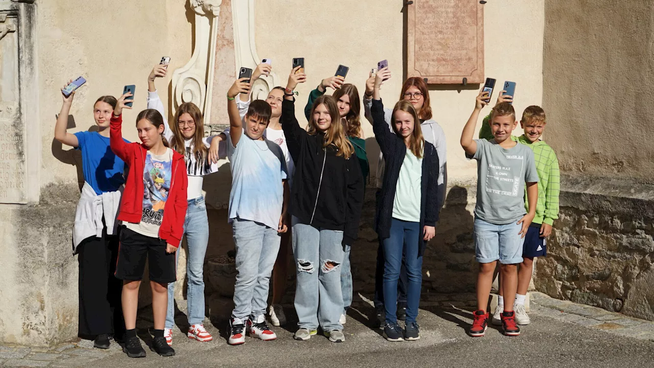 Den richtigen Blickwinkel gefunden: Kids auf Fototour