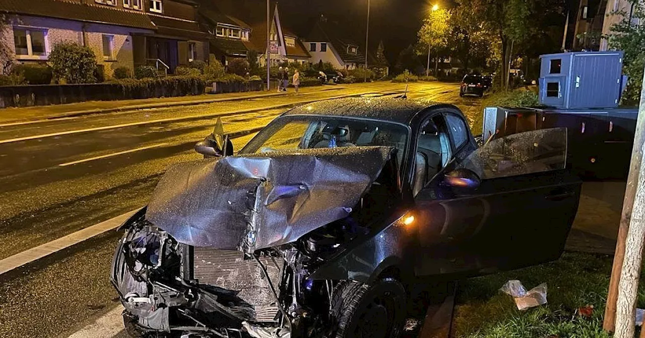 Ungewöhnlicher Unfall in Herford: Auto kollidiert frontal mit Blitzer