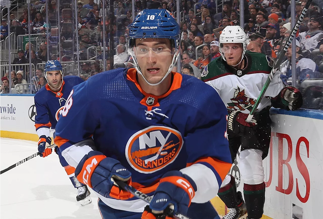 Pierre Engvall seizing his Islanders second line chance