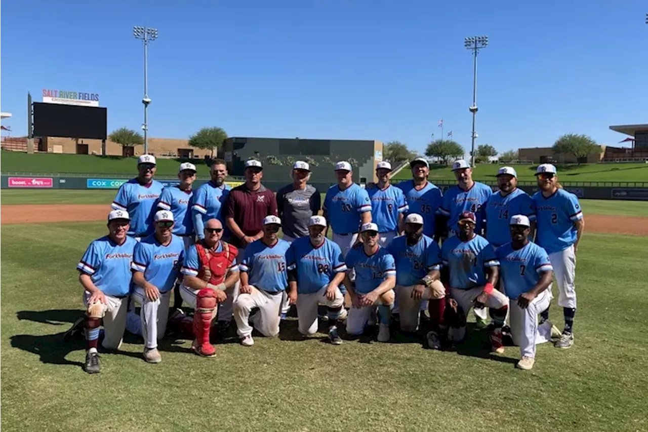 In Phoenix for their own baseball glory, these 16 Phillies fans hope to turn Chase Field into “Citizens Bank Park West”