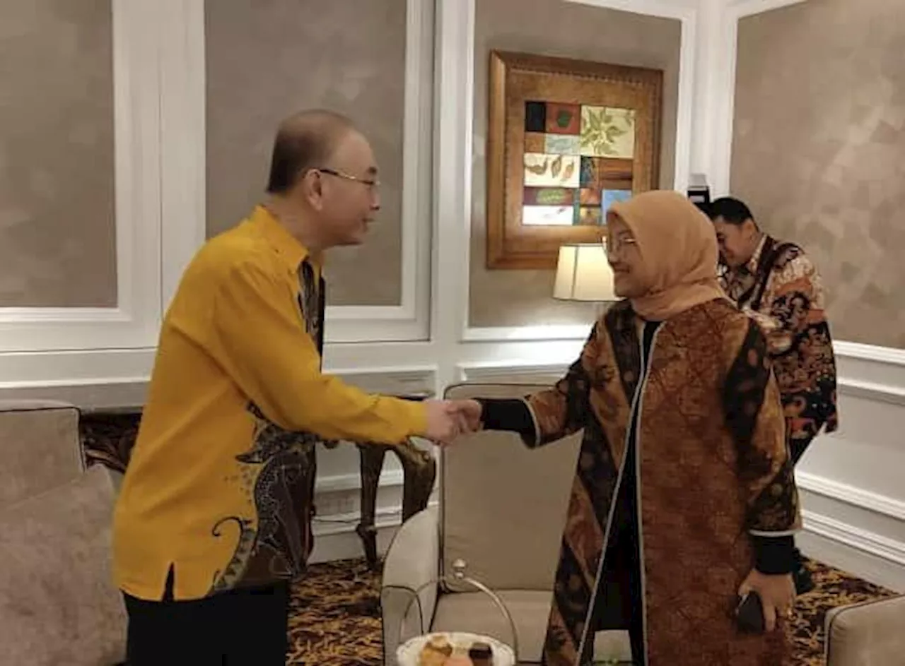 Dr Wee meets Indonesia's Manpower Minister