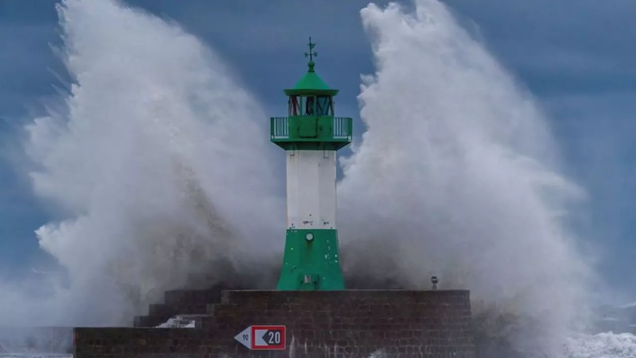 Unwetter: Mächtiger Sturm treibt Ostsee über die Ufer