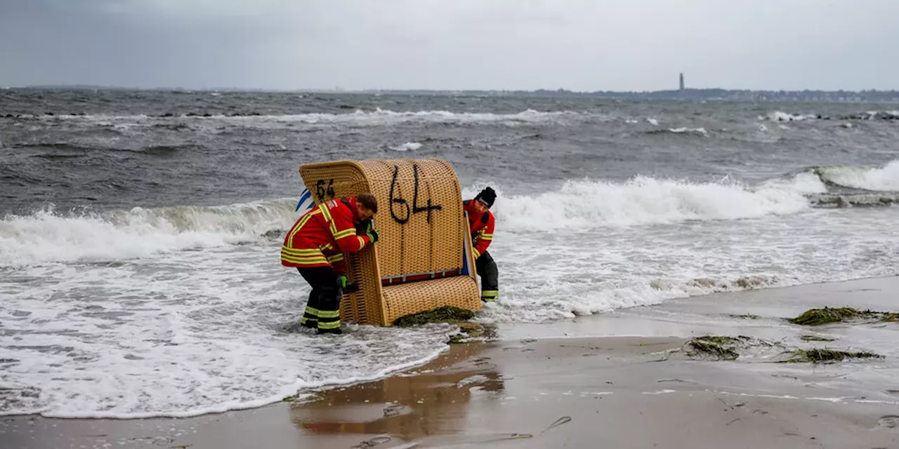 Unwetter In Norddeutschland: Flut Im Osten, Ebbe Im Westen