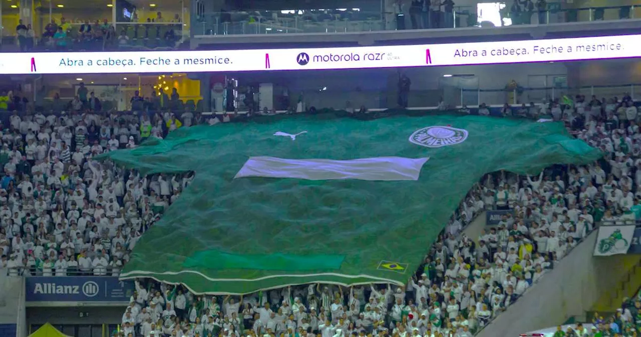 Torcida do Palmeiras protesta contra Leila Pereira em duelo contra o Atlético-MG: 'Incompetente'