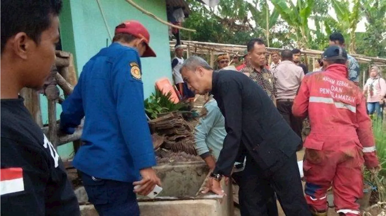 Viral Evakuasi Bocah 3 Tahun Jatuh di Sumur Sedalam 14 Meter, Dibujuk Petugas agar Tak Menangis