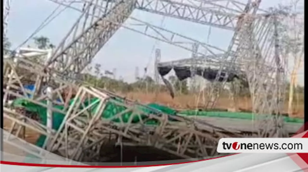 Putting Beliung di Bangkalan Porak-Porandakan Panggung dan Tenda Hajatan