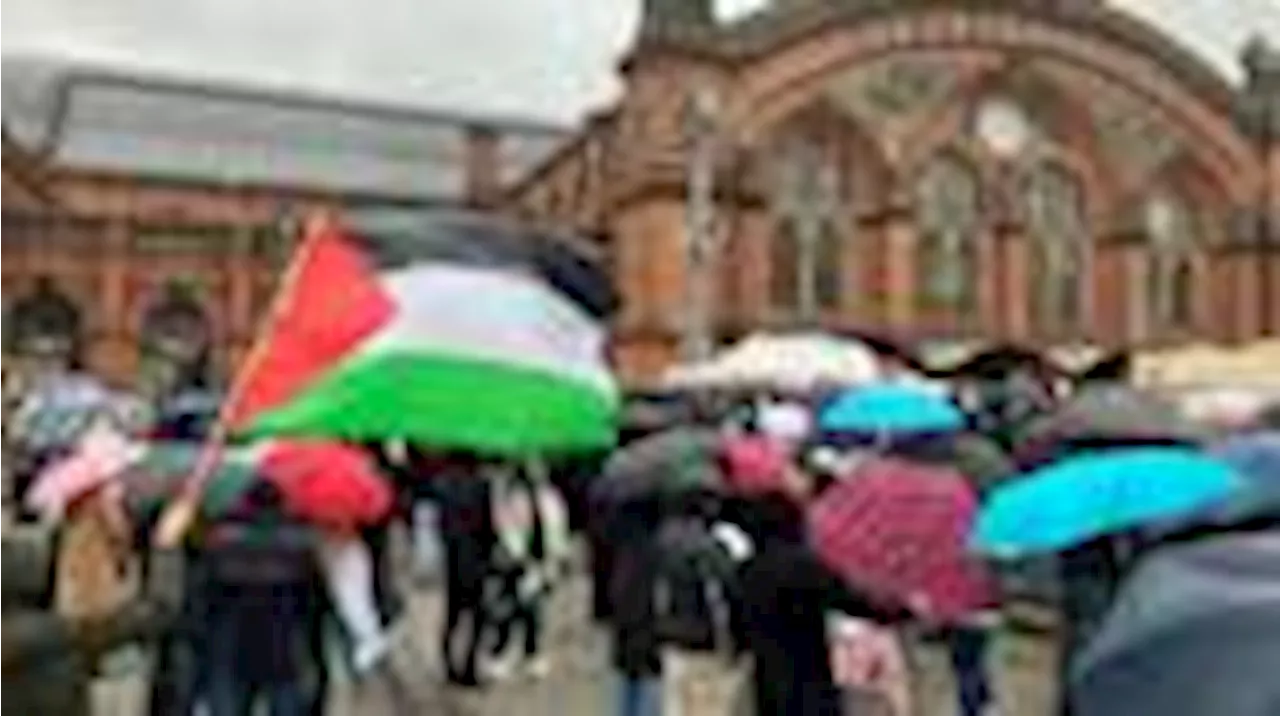 So läuft die Pro-Palästina-Demo am Bremer Hauptbahnhof