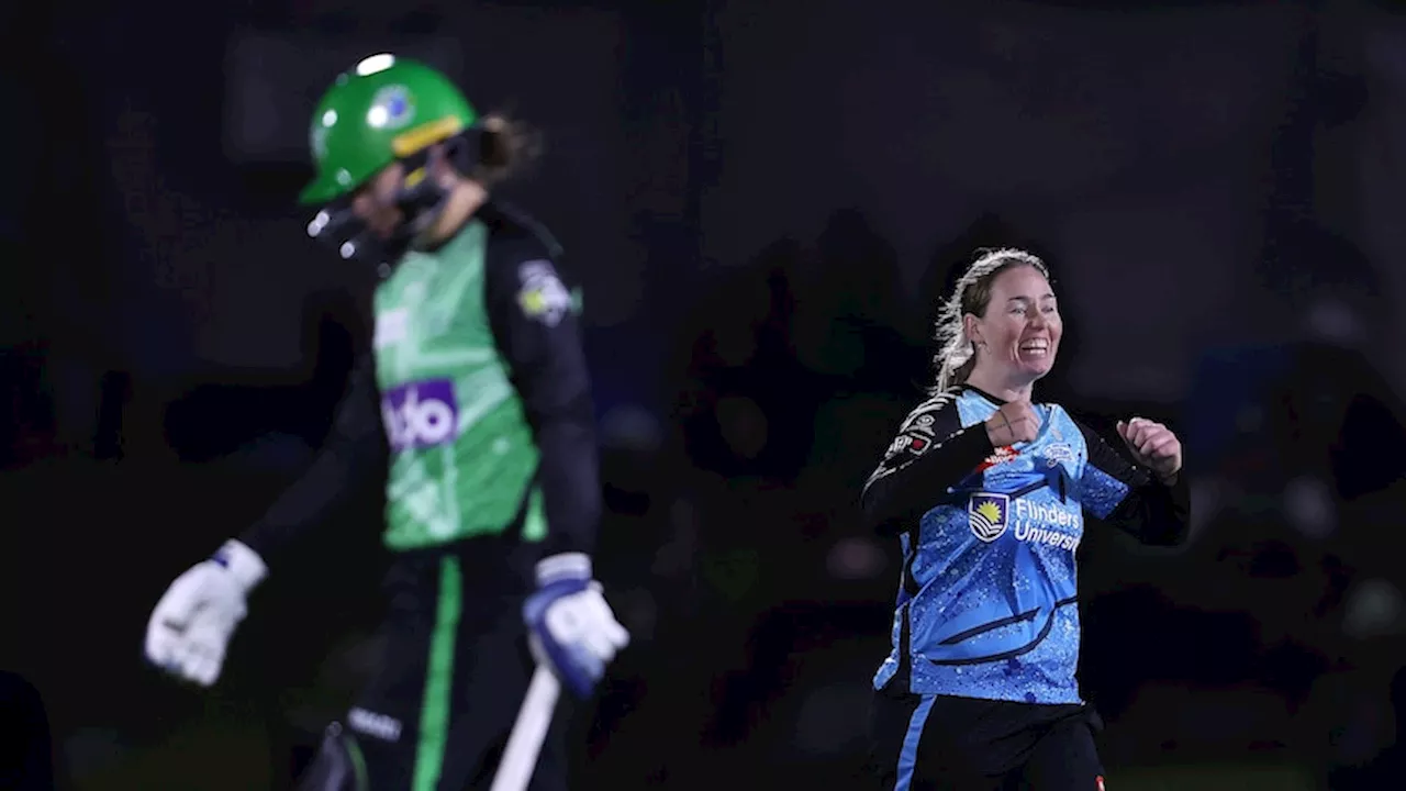 Melbourne Stars set unwanted WBBL record after being dismissed for 29 by Adelaide Strikers