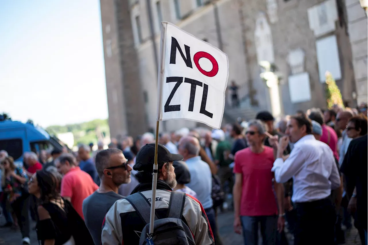 Ztl Roma fascia verde, corteo oggi nella Capitale