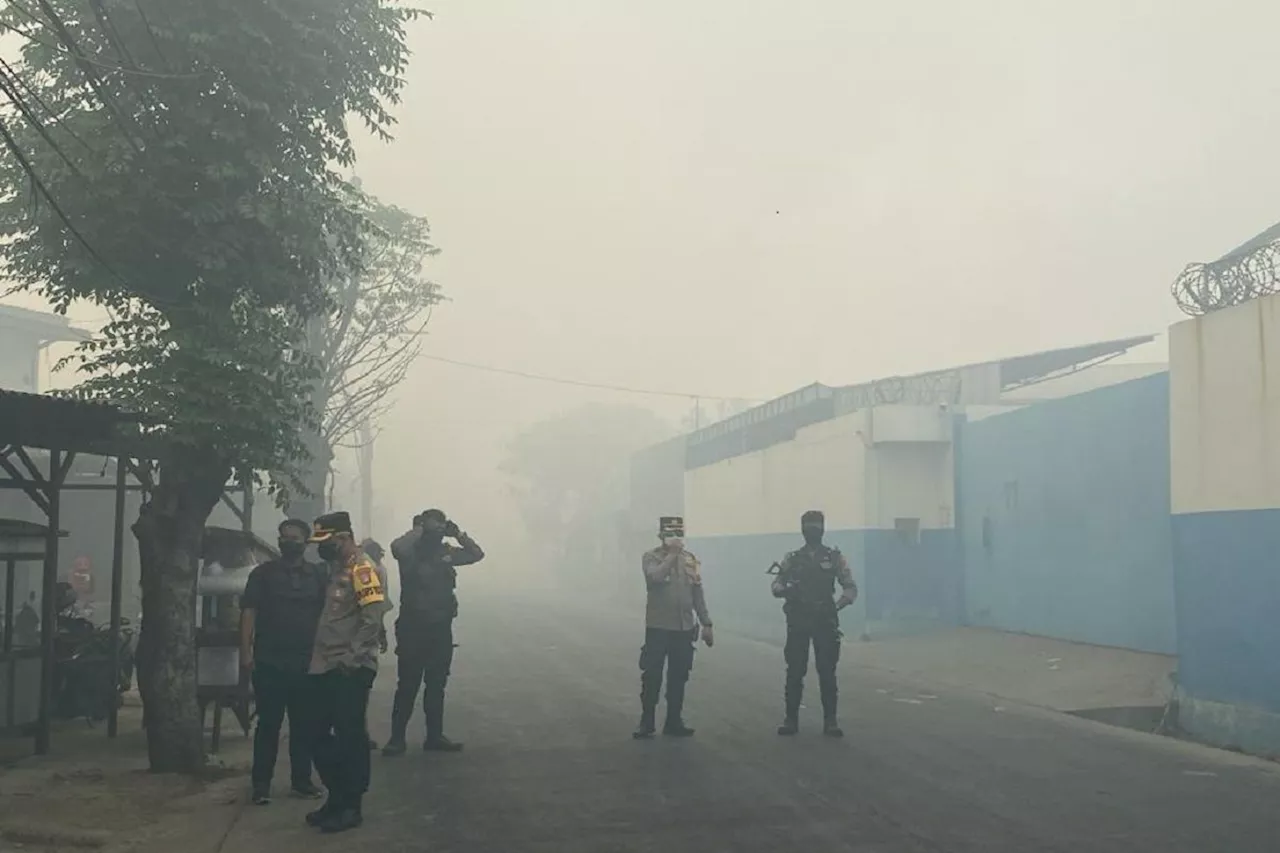 Api TPA Rawakucing kembali berkobar satu unit mobil terbakar