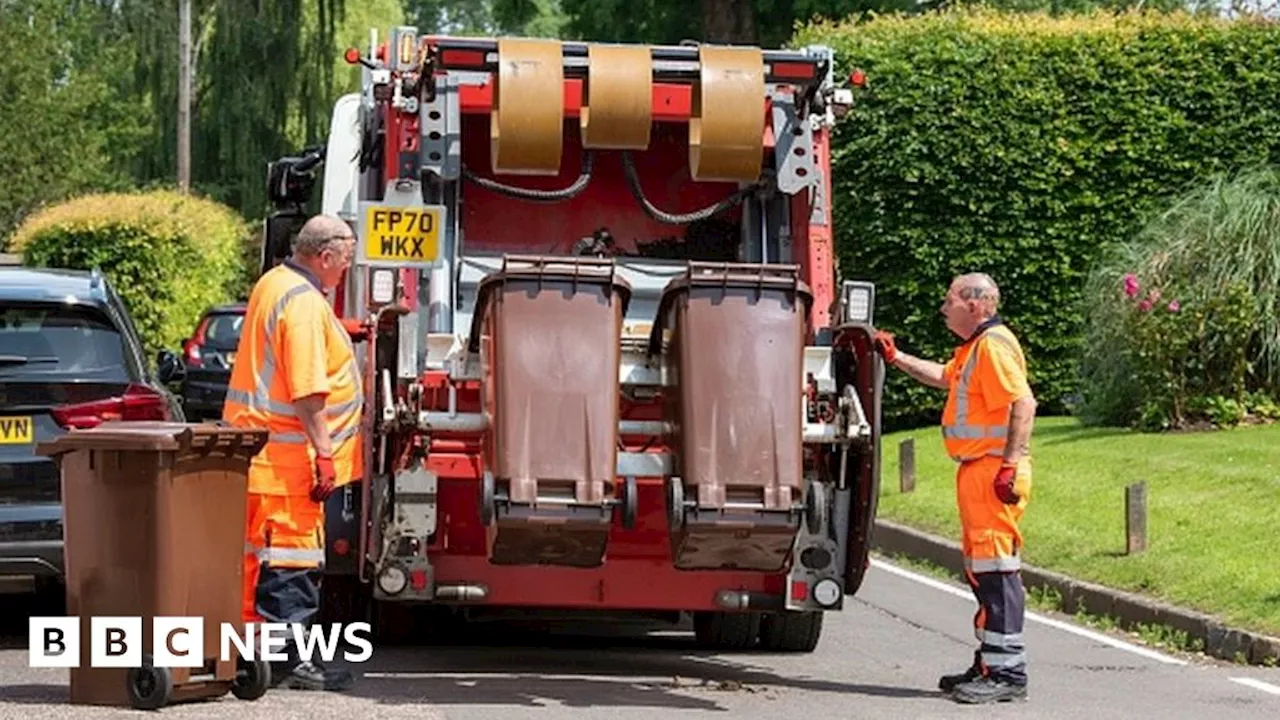 Recycling reforms see separate food waste bins for England