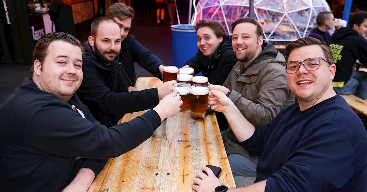 Belfast social pictures as friends toast to the weekend in city centre