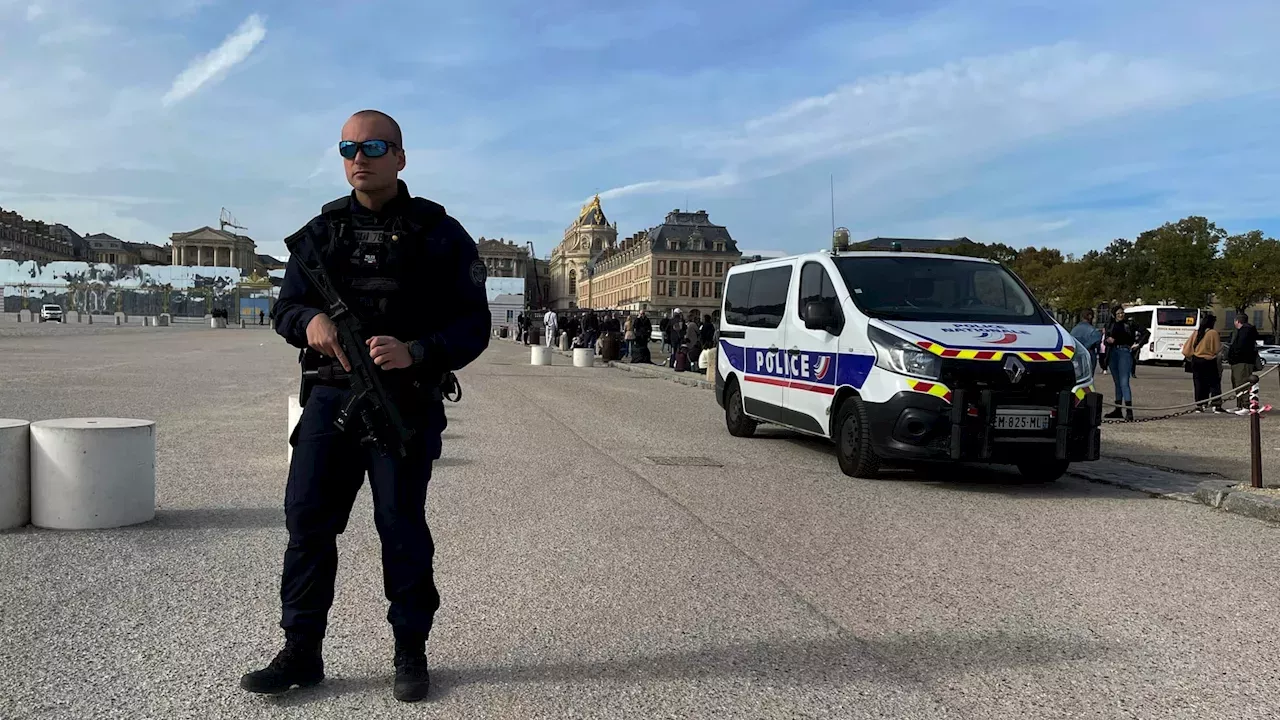 Schloss Versailles Erneut Wegen Bombendrohung Evakuiert