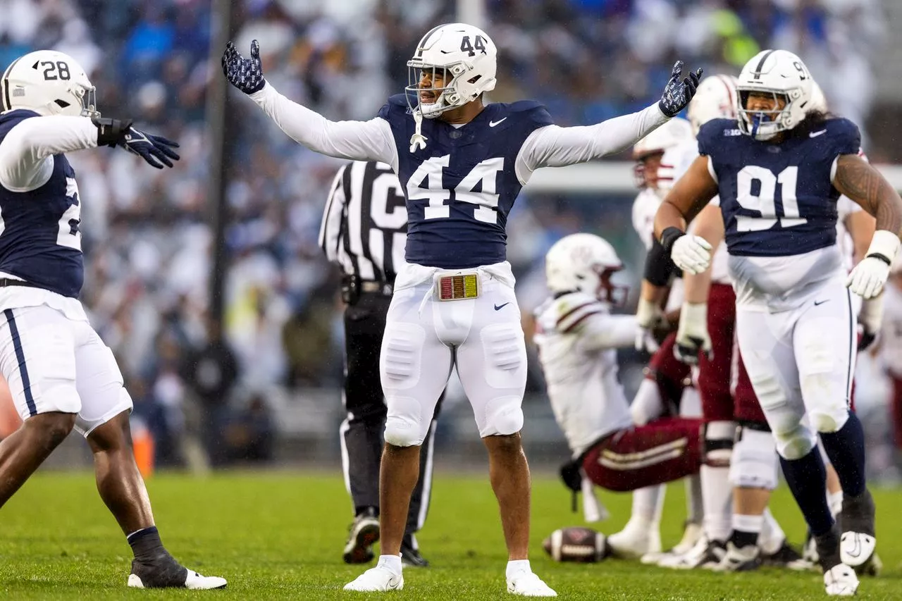 Penn State defensive end Chop Robinson carted to locker room after injury vs. Ohio State