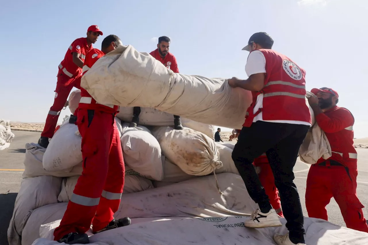 - Israël-Hamas : l'aide humanitaire commence à passer de l'Égypte vers la bande de Gaza