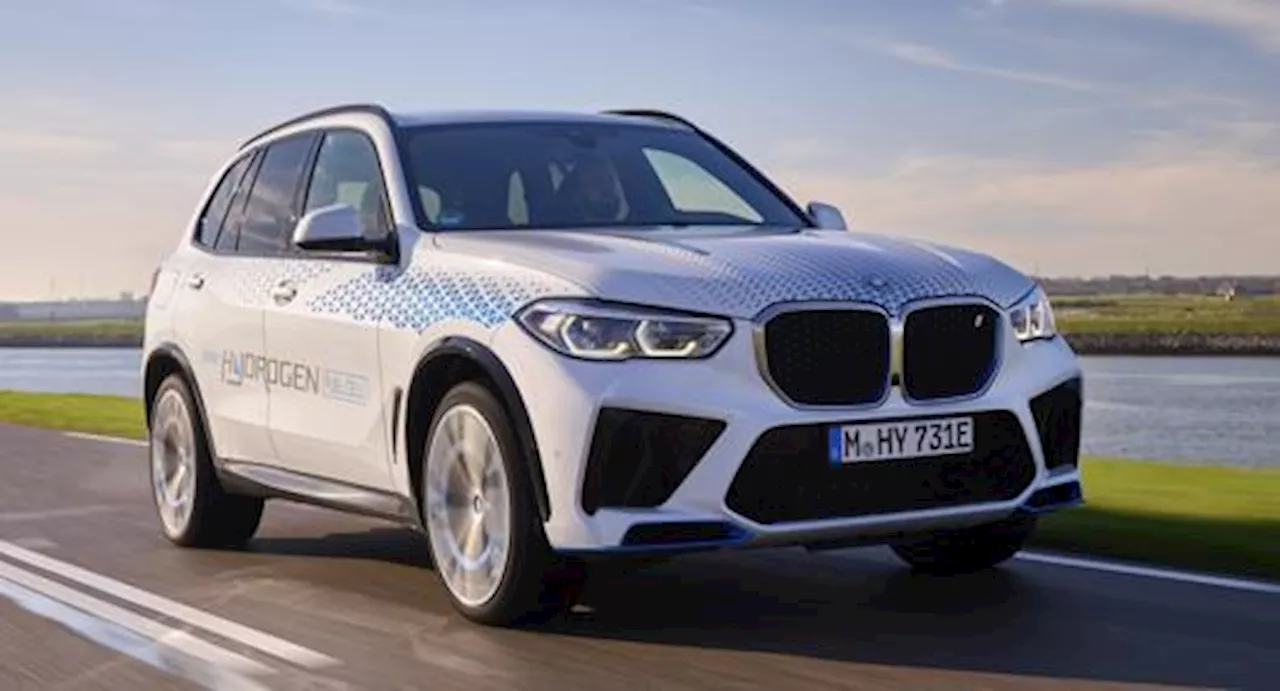 Bmw iX5 a idrogeno, la nostra prova del Suv a cui esce acqua dalla marmitta