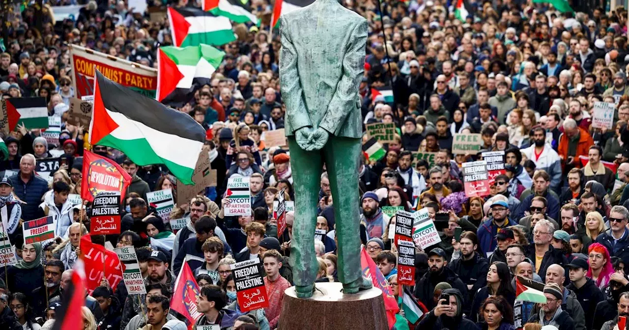 No10 says pro-Palestine marchers have right to protest but should ‘be mindful’