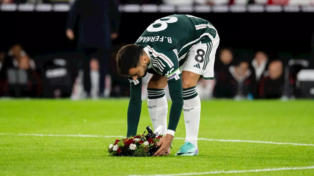 - Les joueurs de Manchester United rendent hommage à Sir Bobby Charlton