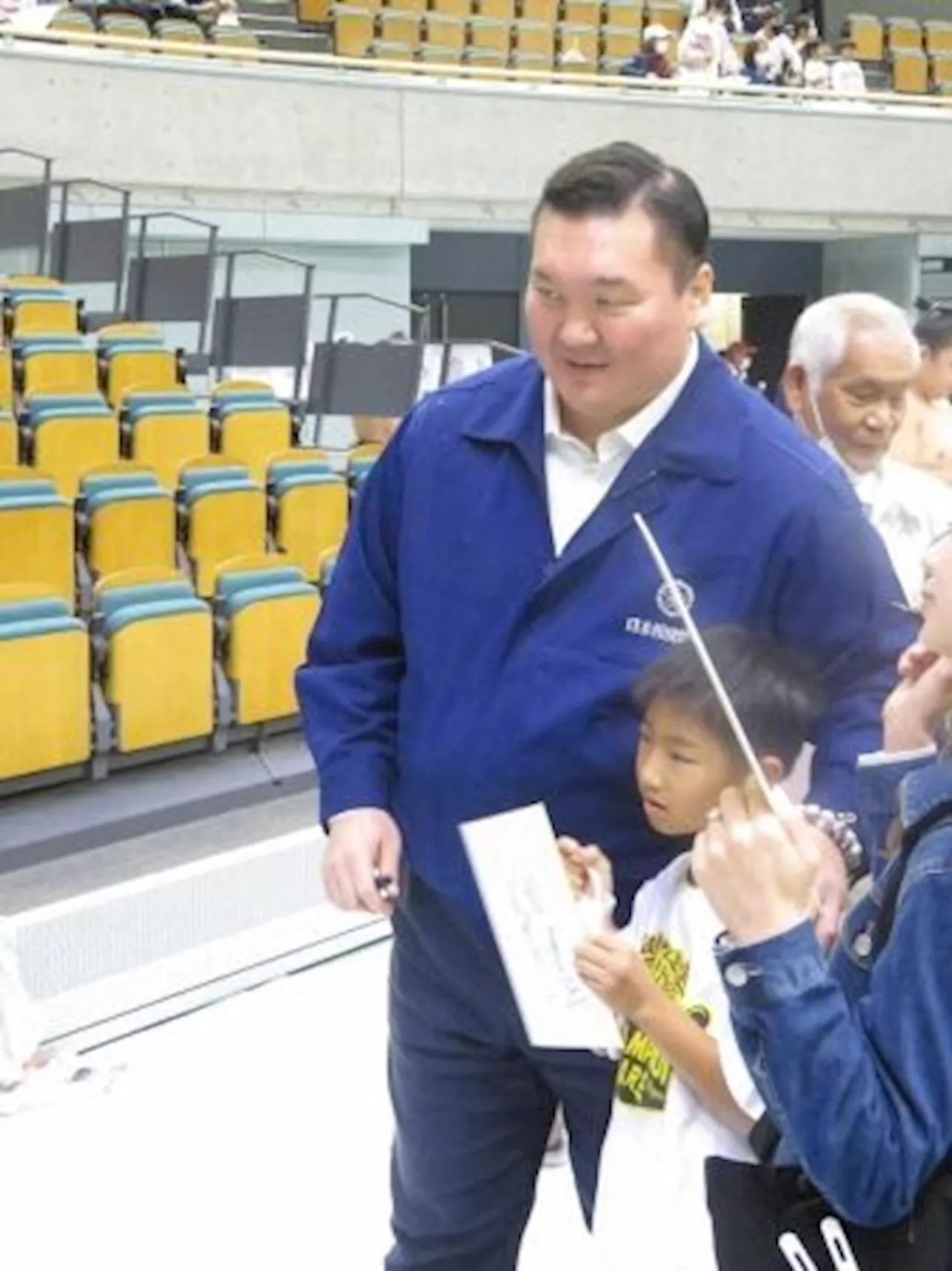 宮城野親方が初の巡業担当で白鵬流“おもてなし” 和歌山名産しらすを提供