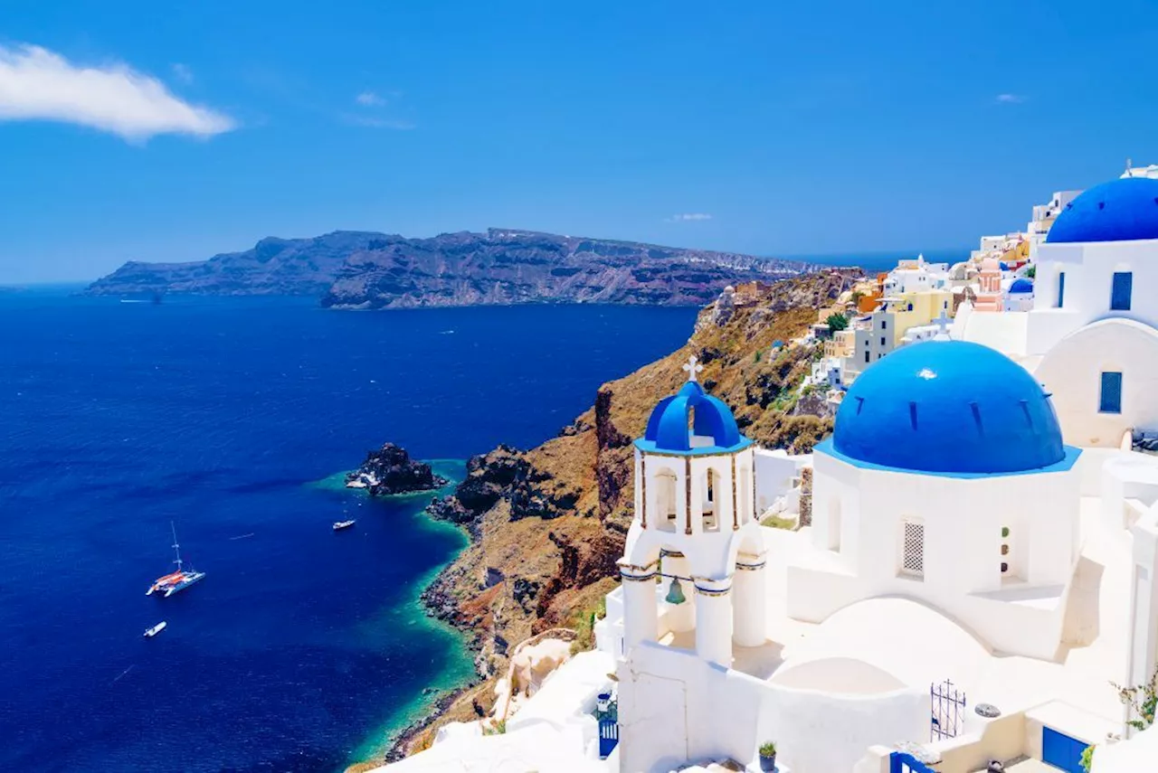 7 Things you should know before visiting Santorini