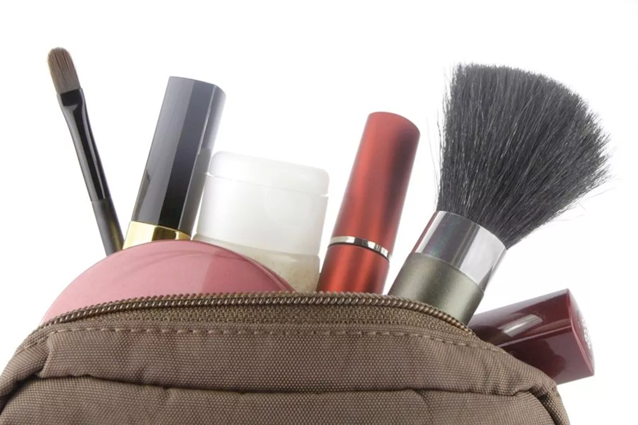 Your Make-Up Bag’s Expiry Date: When To Chuck And When To Keep