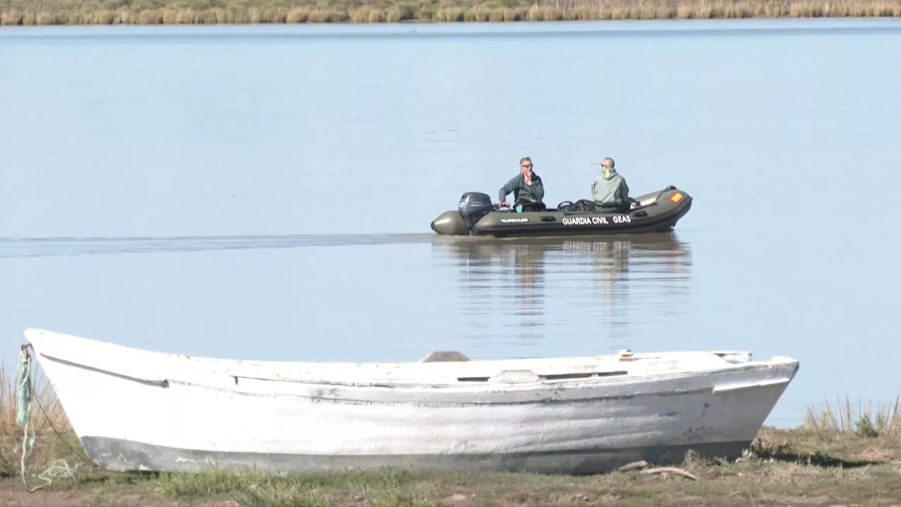 Sigue la búsqueda del desaparecido al volcar una canoa en el río en Sevilla