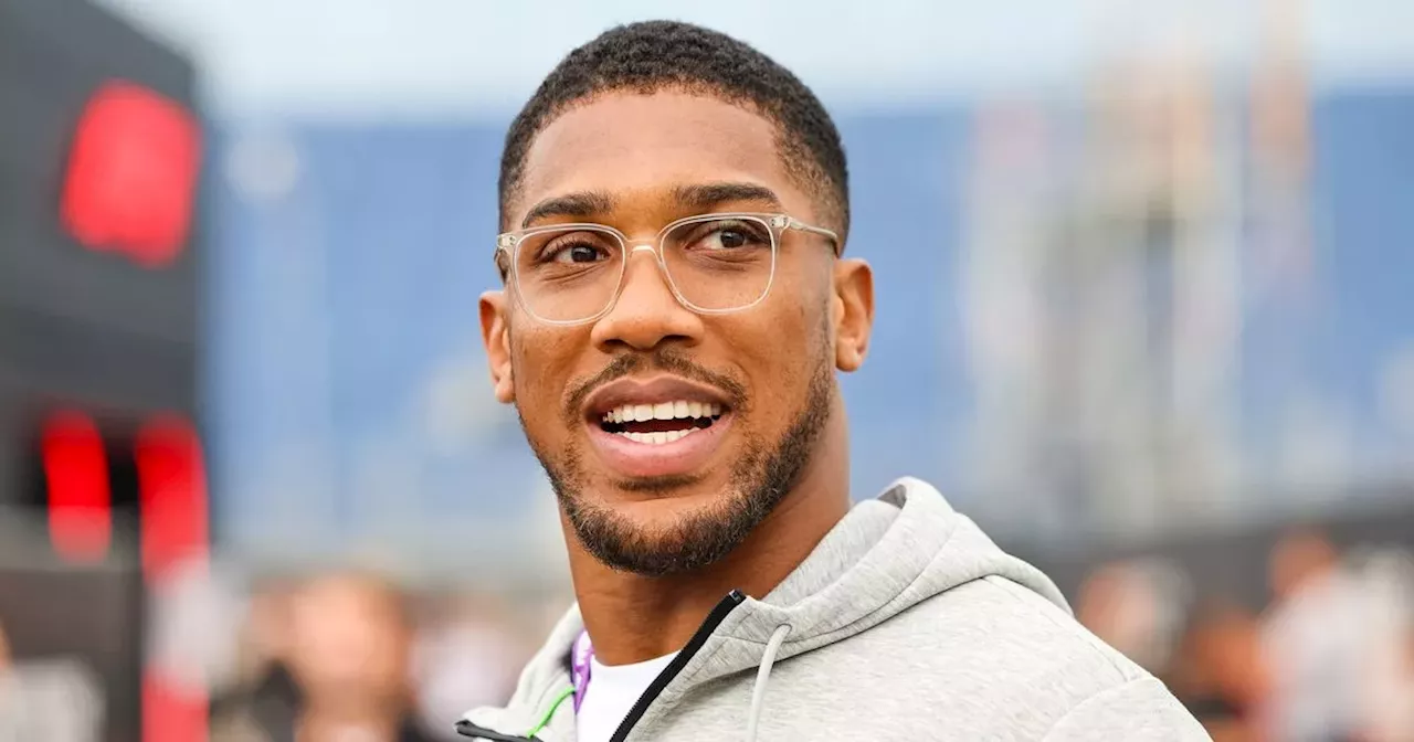 Anthony Joshua splashes out £2,000 to lock himself in dark room for four days