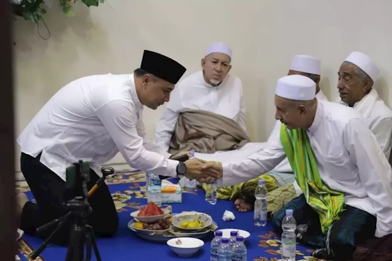 Dihadiri Ratusan Kiai dan Habib, Pemkot Surabaya Gelar Salawat bersama di Balai Kota