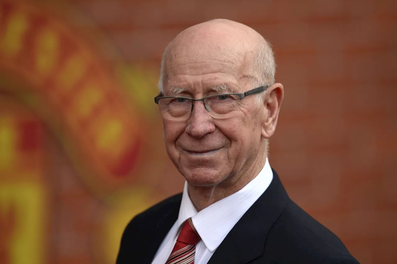 Morre Bobby Charlton, ícone do futebol inglês e do Manchester United, aos 86 anos