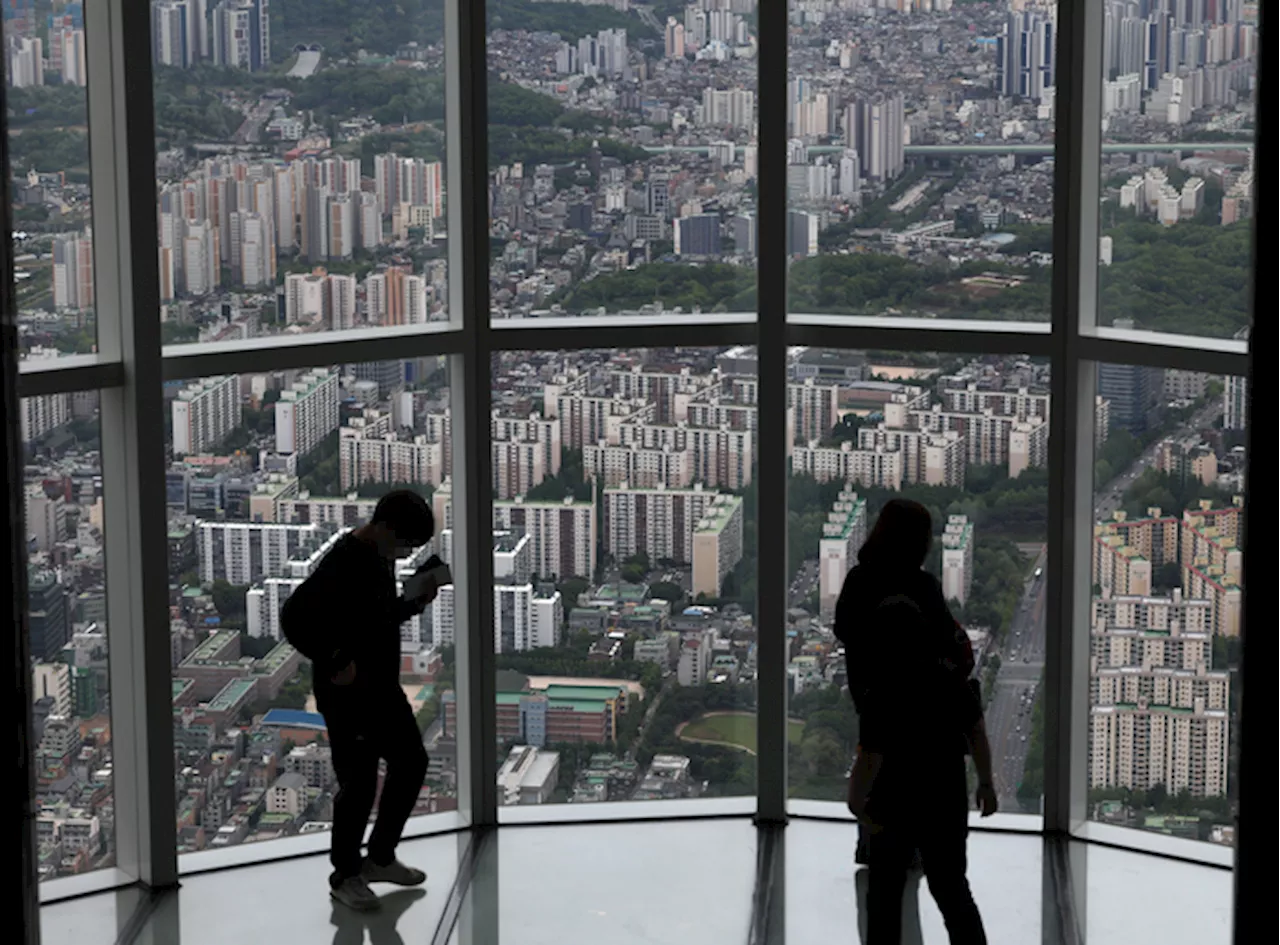 급락하던 아파트값 결국 ‘가계 부채’로 막았다