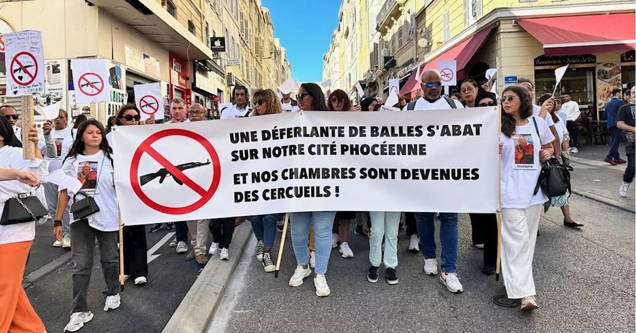 VIDEO. Marseille : la marche blanche pour Soucayna, tuée d'une balle perdue, mobilise des centaines de pers...