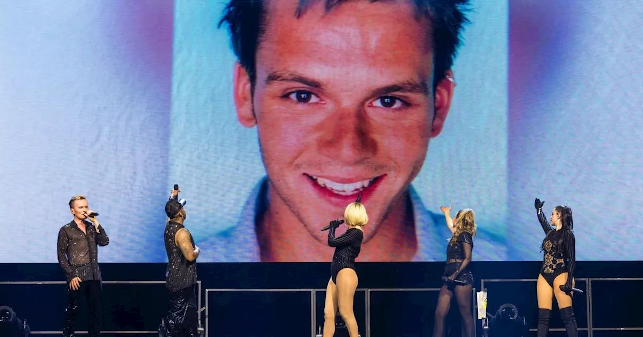 S Club stop Leeds show to pay emotional tribute to Paul Cattermole