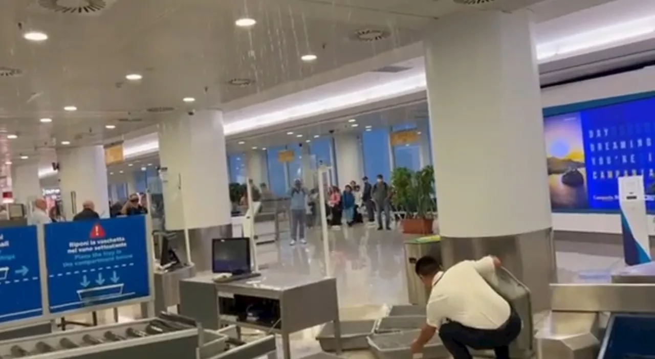 Napoli, piove nell'aeroporto di Capodichino: lo staff costretto ad usare bacinelle per contenere l'acqua