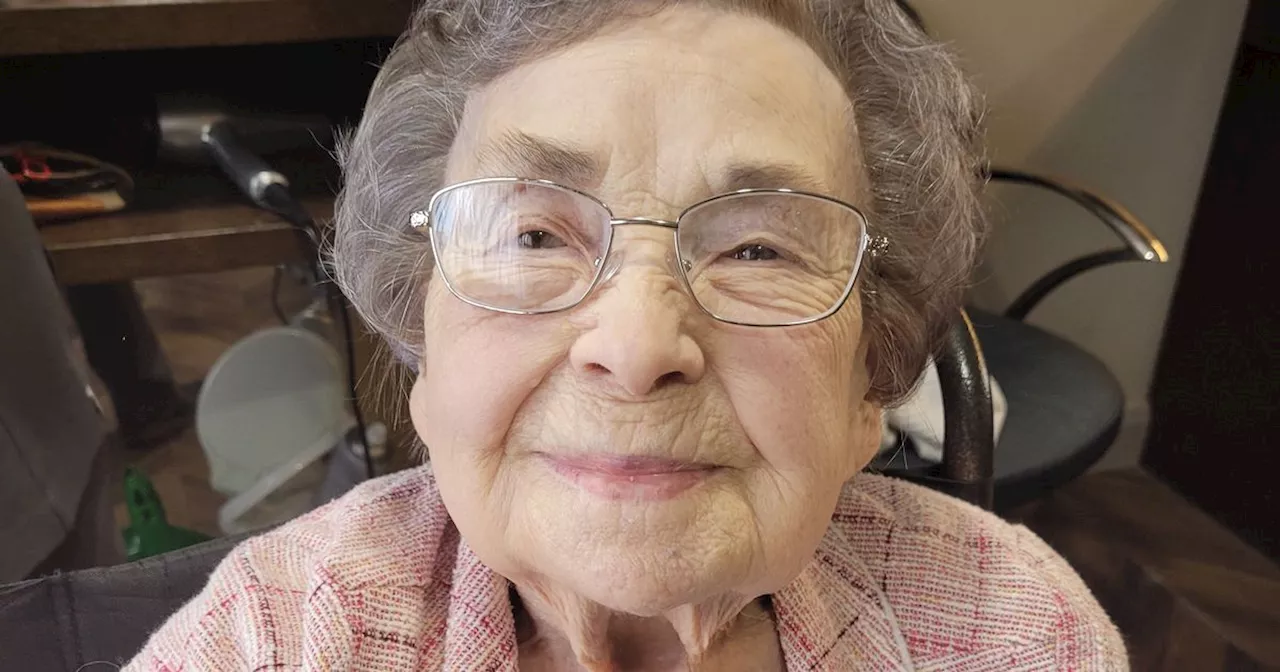 Great gran celebrates 107th birthday in style with cake and champagne