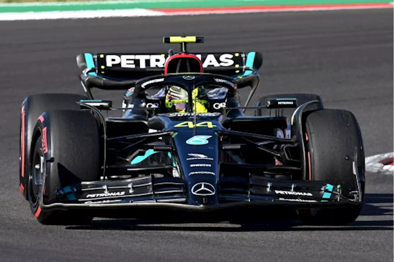 Lewis Hamilton Puji Kerja Tim Mercedes atas Peningkatan Mobil