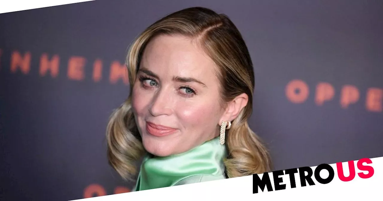 Emily Blunt issues grovelling apology for fat-shaming waitress