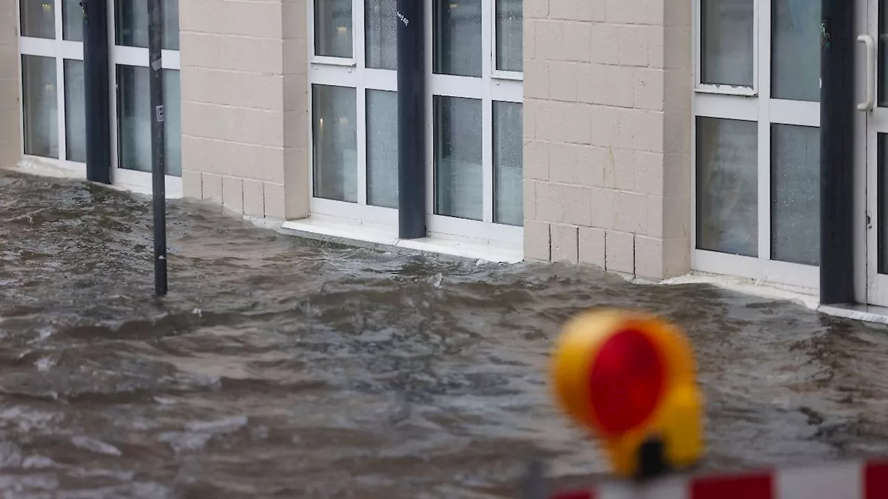 Hamburg & Schleswig-Holstein: Katastrophenalarm wegen Hochwasser an Ostseeküste ausgelöst