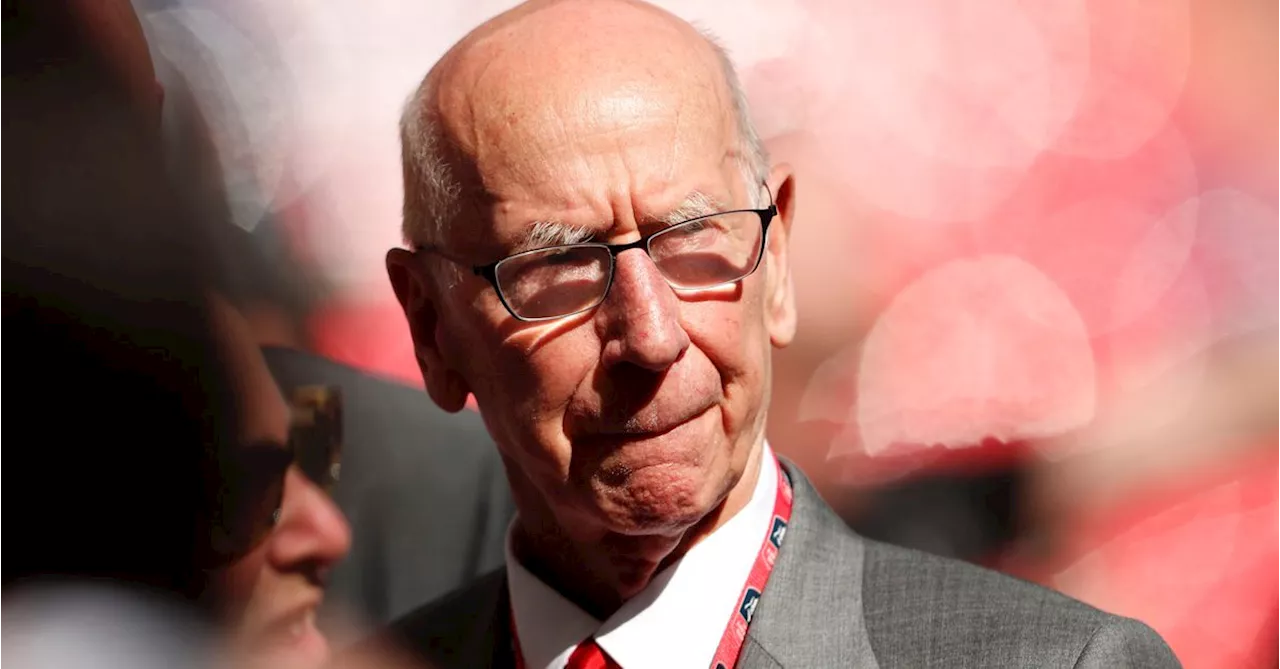 Bobby Charlton, England and Man United great, dies at 86