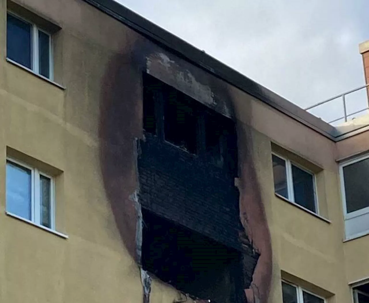 Kaarst: Großbrand in Mehrfamilienhaus auf Platanenstraße