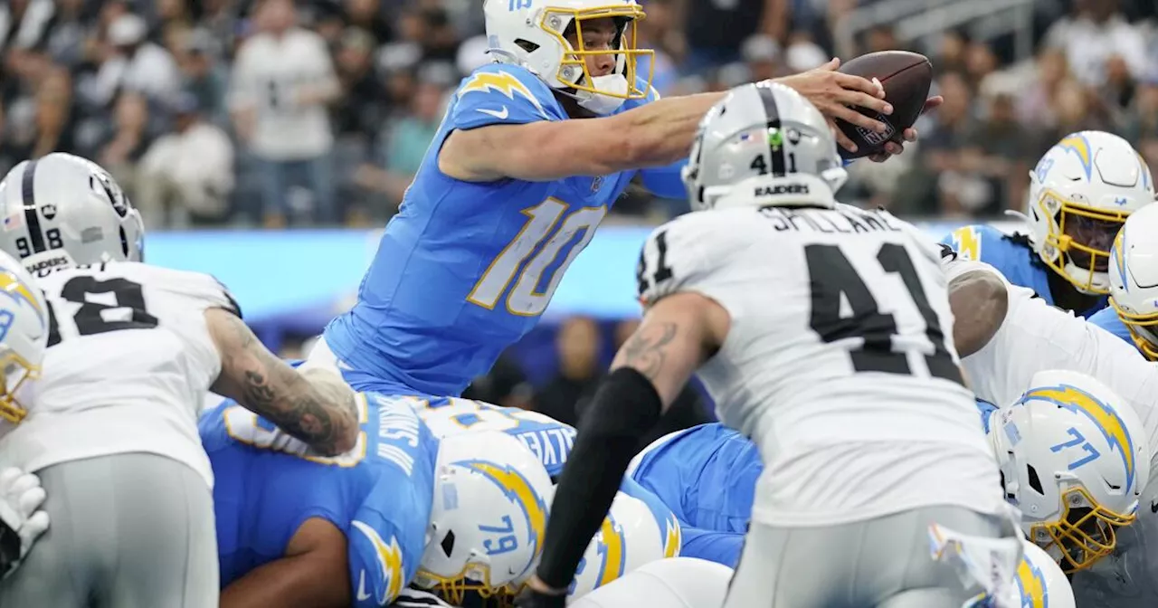 Chargers' Justin Herbert has great traits, but doesn't win enough games