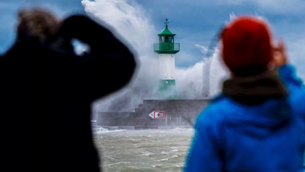 Hochwasser: Hohe Millionenschäden nach Ostsee-Sturmflut erwartet