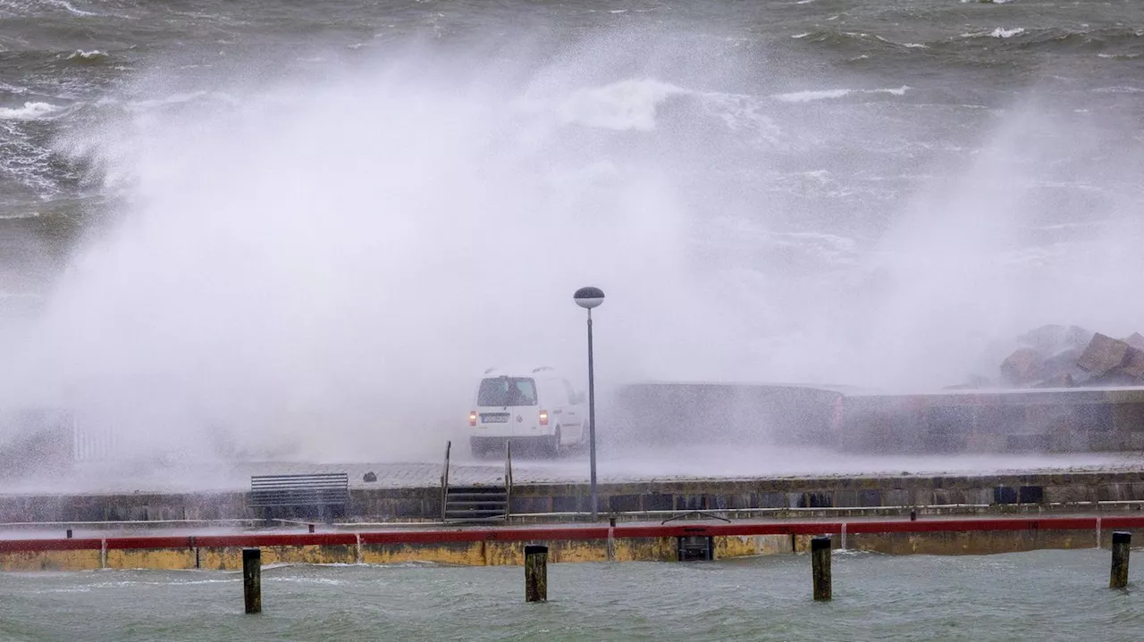 Rekordhochwasser an der Ostsee, eine Tote – die Sturmflut in Bildern