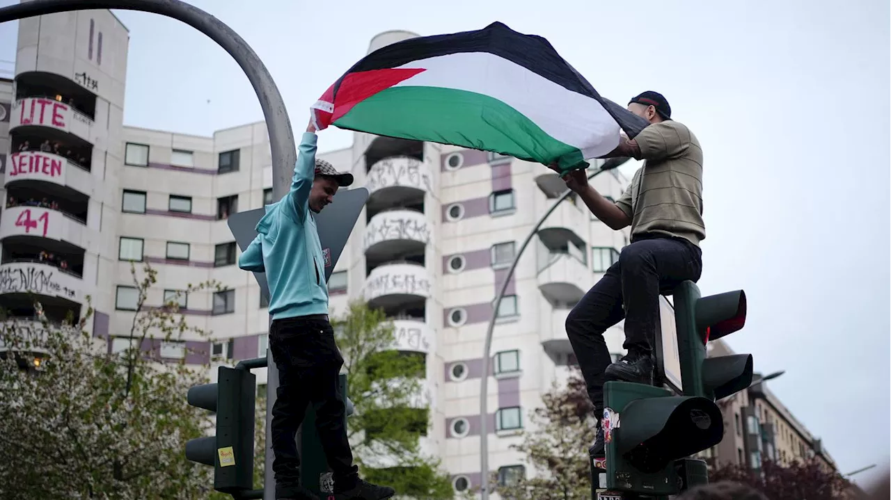 Kundgebungen geplant: Demonstrationszug von Berlin-Kreuzberg nach Neukölln unterwegs