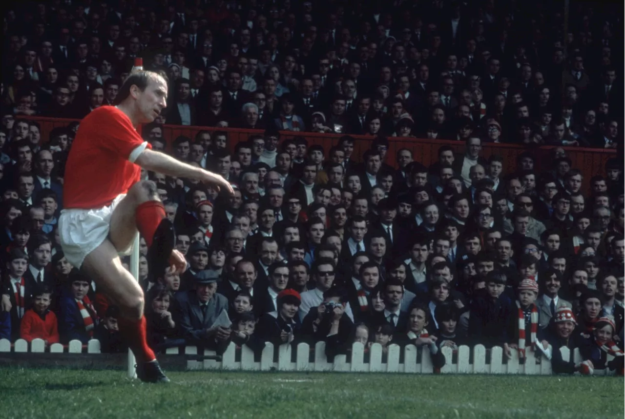 Bobby Charlton, soccer star hailed as ‘England’s greatest,’ dies at 86