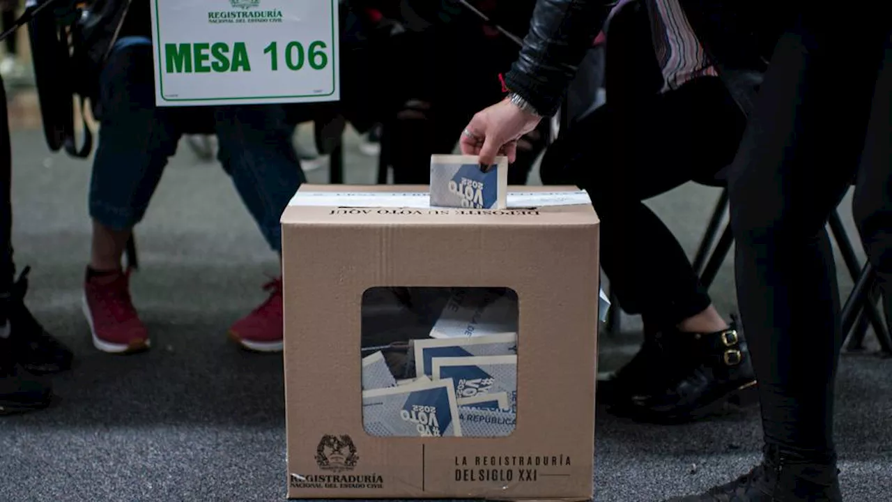 Candidatos colombianos apuran cierre de campaña en plazas a una semana de elecciones