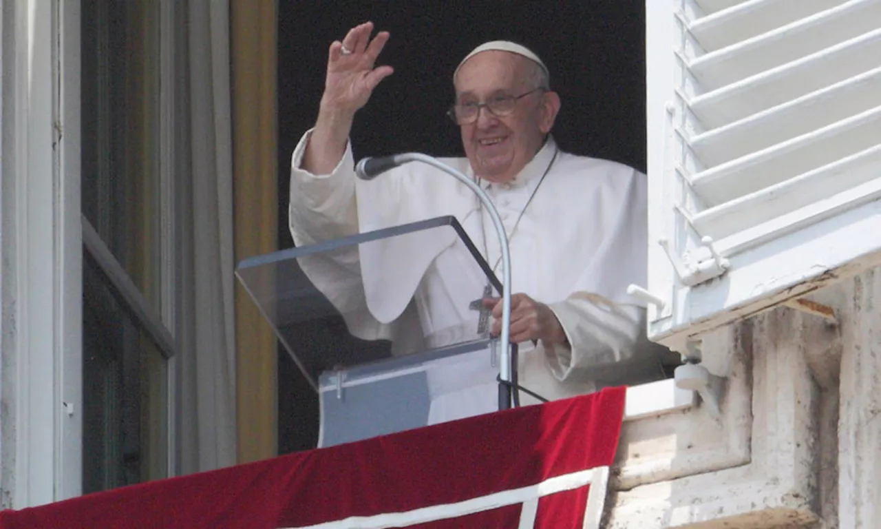 Papa: occorre impegnarsi per bene comune e pagare le tasse