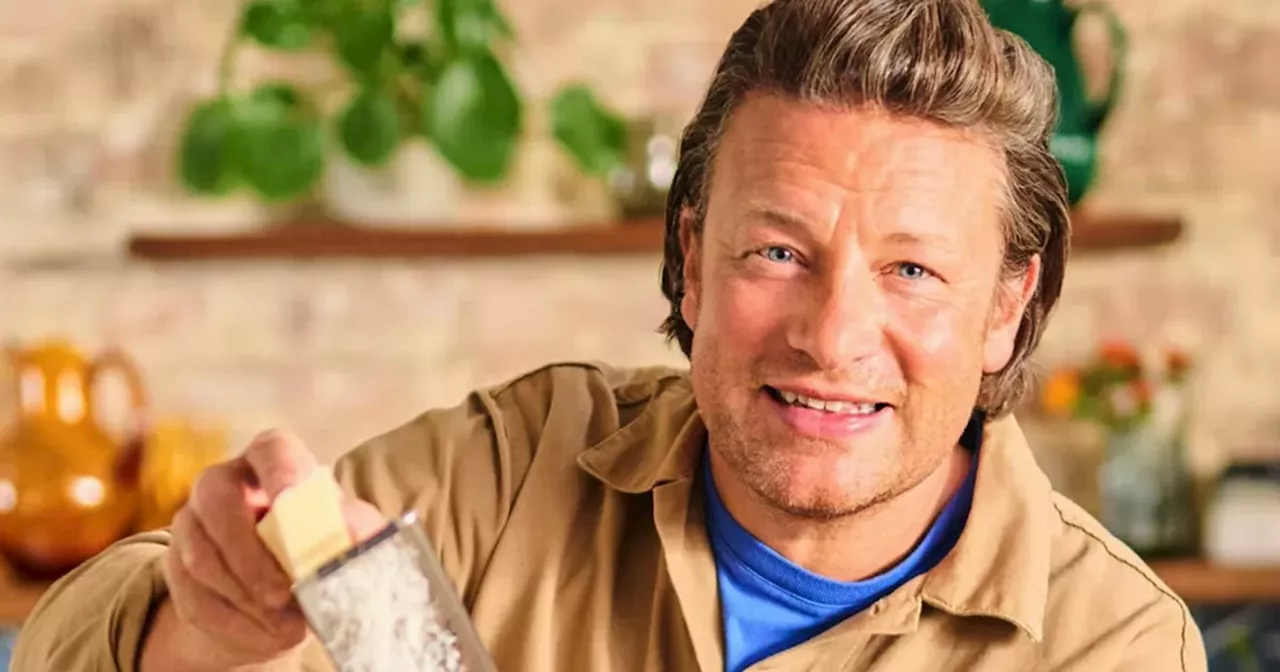 Jamie Oliver's 'brilliant' 30 minute midweek meal that 'makes everybody happy'