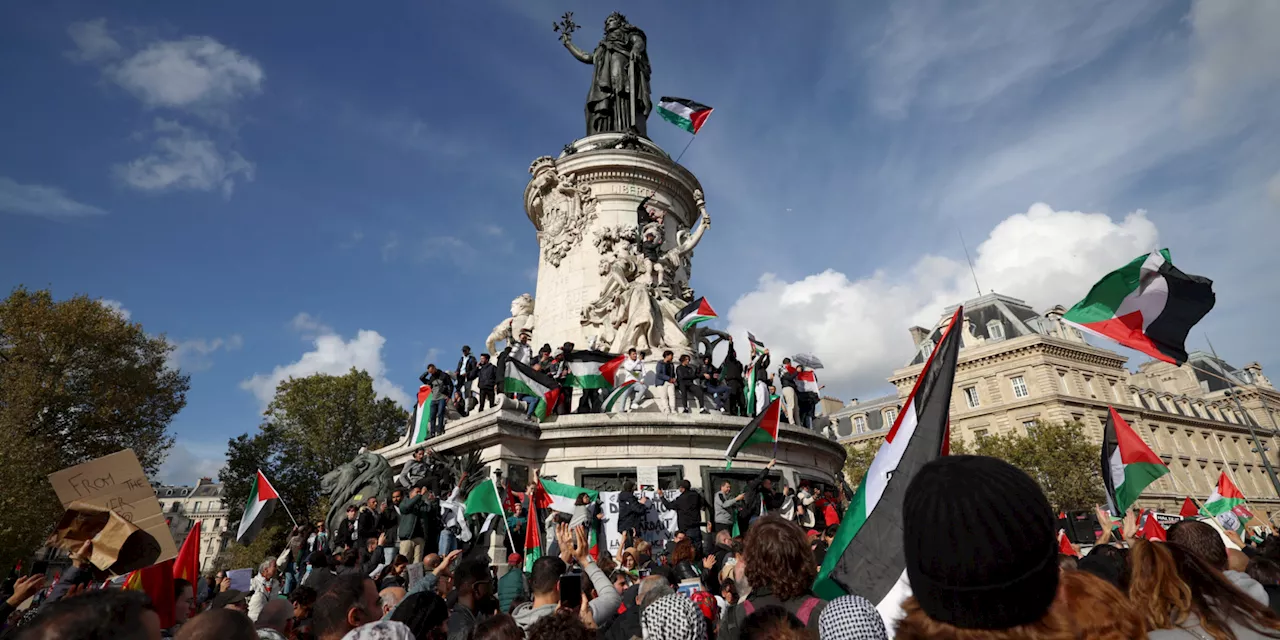 Israël-Hamas : des manifestants pro-palestiniens se rassemblent à Paris pour dire «stop au massacre à...